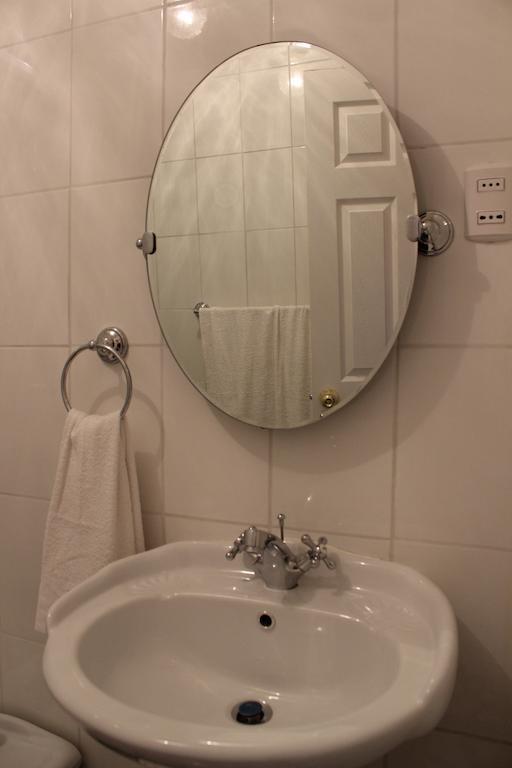 Hotel Yellow Submarine Punta Arenas Phòng bức ảnh